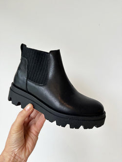 BOOT TRUCK - BLACK